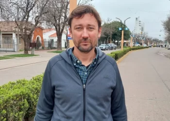 El senador Esteban Motta propone que funcionarios públicos no reciban remuneración extra como Convencionales Constituyentes