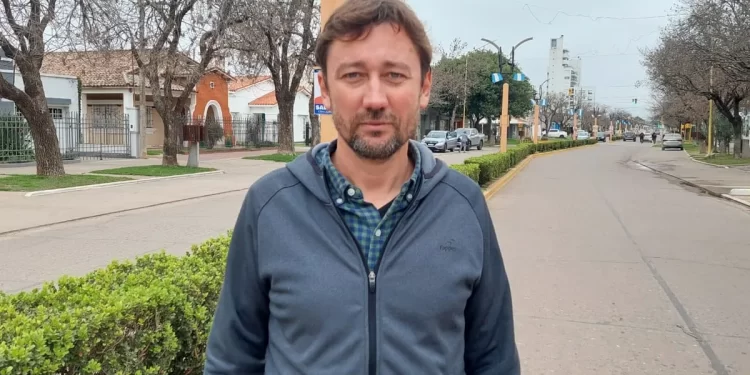 El senador Esteban Motta propone que funcionarios públicos no reciban remuneración extra como Convencionales Constituyentes
