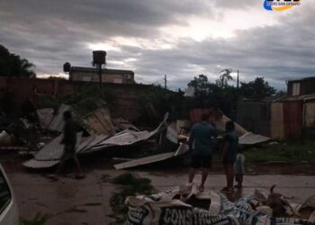 Graves destrozos por la tormenta ocurrida en la tarde de ayer en Fray Luis Beltran.