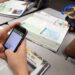 El 54% de los estudiantes de 15 años se distrae con su celular en clase