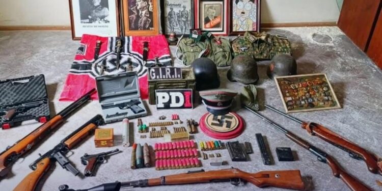 ALLANAMIENTO EN ROSARIO: HALLAN ARMAS, EXPLOSIVOS Y SIMBOLOGÍA NAZI