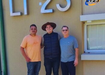 Ayer nos visitó en Atahualpa Gastón velazquez, músico de la ciudad de Gálvez.