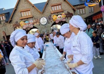 Bariloche: récord, fiesta y 220 metros de puro chocolate
