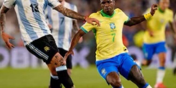 La FIFA abrió un expediente disciplinario a la AFA por cánticos racistas contra Brasil