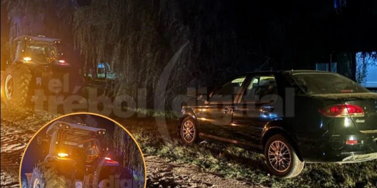 El Trebol: FUERTE ACCIDENTE ENTRE UN TRACTOR Y UN AUTO QUE EN RUTA 13. NO HUBO LESIONADOS