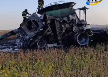 Maria Susana: Incendio en una cosechadora que se extendió al sembrado de soja