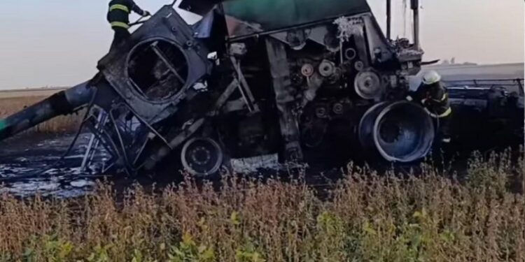 Maria Susana: Incendio en una cosechadora que se extendió al sembrado de soja