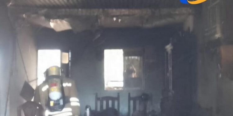 San Genaro: Incendio en una casa. Pérdidas materiales.
