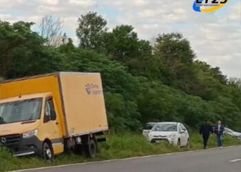 En jurisdicción de Emilia: choque entre un auto y un camión del Correo Argentino