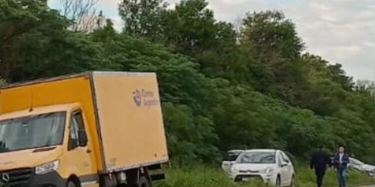 En jurisdicción de Emilia: choque entre un auto y un camión del Correo Argentino