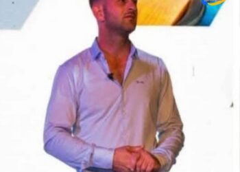 LARRECHEA GABRIEL VINDEROLA VIRTUALMENTE REELECTO PARA LA COMUNA