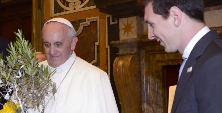 LEO MESSI: “Un Papa distinto, cercano, argentino “.