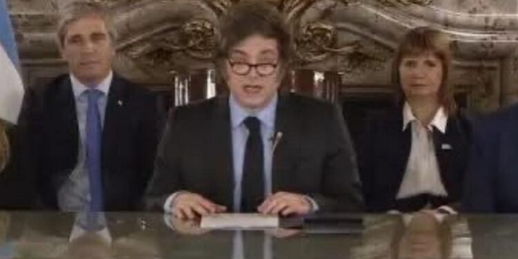 Cadena Nacional: Javier Milei celebró el fin del cepo cambiario y el acuerdo con el FMI