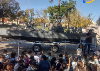 Roldán: Muestra de la réplica del ARA General Belgrano