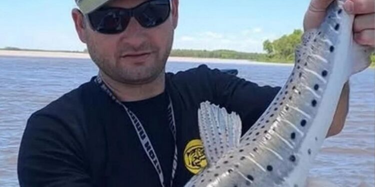 Reconquista: desesperada búsqueda de un guía de pesca y su pequeño hijo