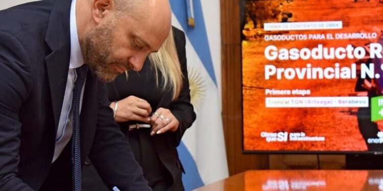 Provincia firmó el contrato para el inicio de la obra del Gasoducto de la Ruta Provincial Nº 93