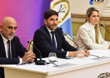 Pullaro: “Queremos que Ficha Limpia esté en la nueva Constitución provincial porque transparenta el sistema democrático”*