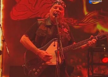 LA RENGA CON UN SHOW IMPONENTE Y SOLIDARIO EN LA PLATA. LO RECAUDAD ES PARA EL HOSPITAL LUCERO DE BAHIA BLANCA.