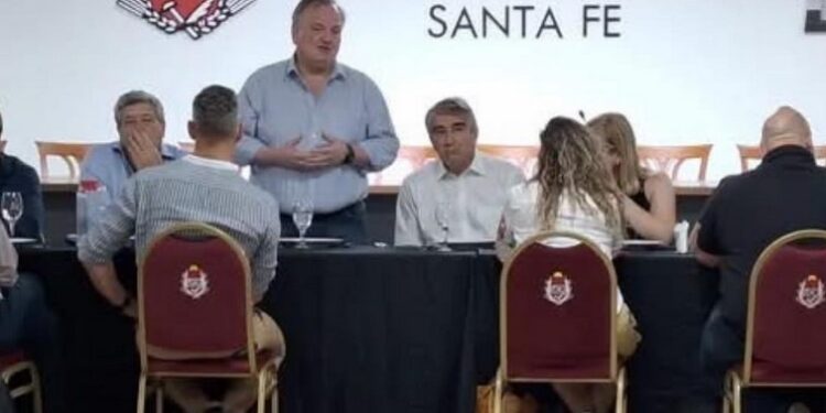 Unidos propone que la Convención Reformadora sesione a partir de JULIO del 2025 en un marco de absoluta AUSTERIDAD