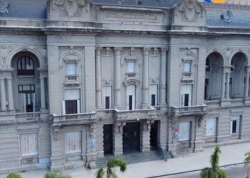 Paro nacional: Santa Fe descontará el día a docentes y empleados públicos que se adhieran