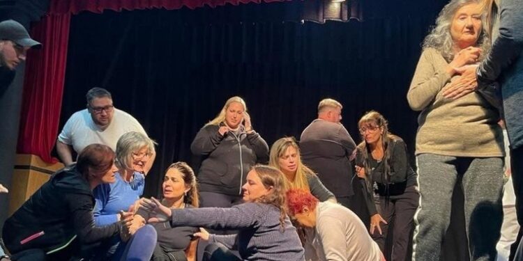 Totoras: EL TALLER DE TEATRO PARA ADULTOS COMENZÓ SUS CLASES