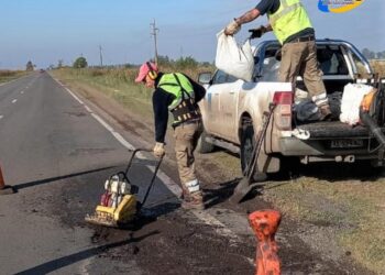 VIALIDAD NACIONAL CONTINÚA EL BACHEO DE RN 178 ENTRE LAS PAREJAS Y LAS ROSAS