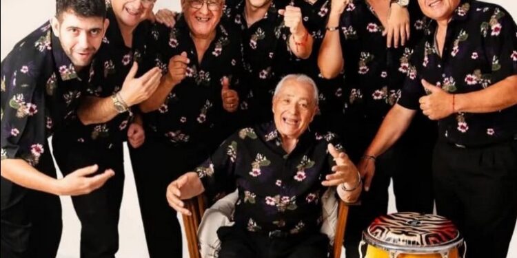 FELICES 50 AÑOS ACLAMADO AMISTAD