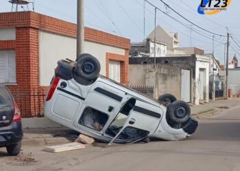 Galvez: Accidente en intersección de 1°junta y Balcarce. No hubo heridos.