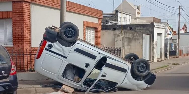 Galvez: Accidente en intersección de 1°junta y Balcarce. No hubo heridos.