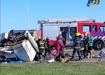 Totoras: Choque entre camiones en RP91 y RN34: una mujer embarazada fue trasladada a Rosario
