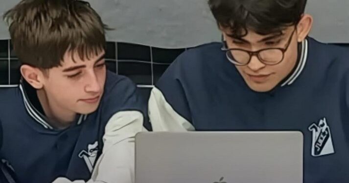 Rosario: Dos alumnos del Politécnico ganaron un premio por un diseño de videojuegos en China