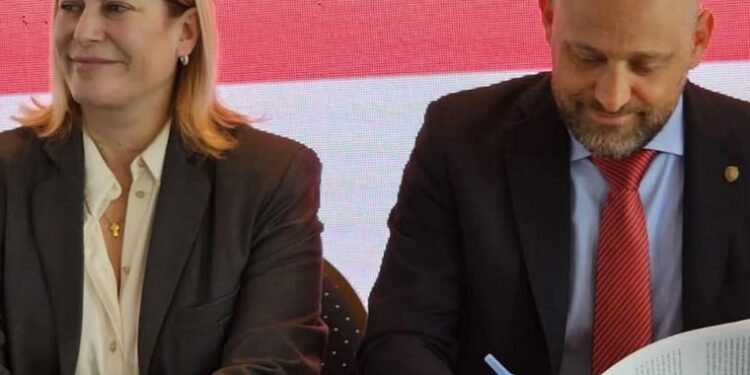 Galvez: Gisela Scaglia, Gustavo Puccini y Leonardo Diana anunciaron una inversión provincial para modernizar el servicio eléctrico de la Ciudad