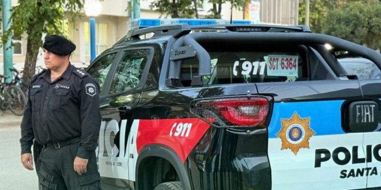 Acto de entrega de móvil al Comando Radioeléctrico de San Genaro.