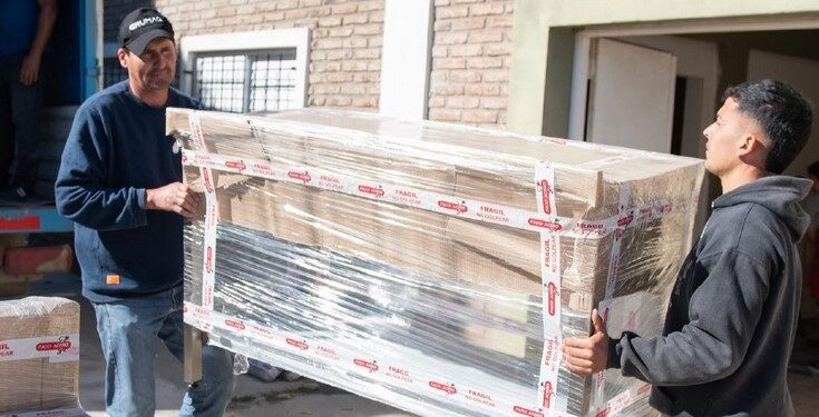 TIMBÚES: NUEVO MOBILIARIO Y EQUIPAMIENTO PARA LA COCINA CENTRALIZADA DE GAUCHITO GIL