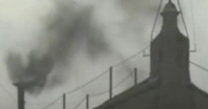 Los cardenales electores del Colegio Cardenalicio están reunidos en la Capilla Sixtina para elegir al sucesor del papa Francisco.