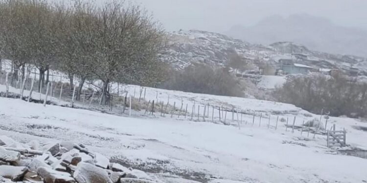Primera nevada del año en las sierras de Córdoba: cortaron el Camino a las Altas Cumbres