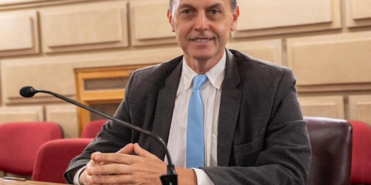 El senador Hugo Jesús Rasetto reafirmó su compromiso con la iniciativa “Ficha Limpia” y propone incorporarla en la nueva Constitución santafesina.