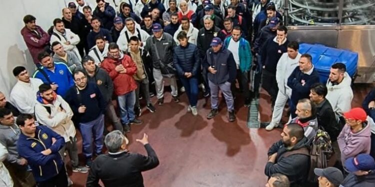 SITUACION EN VERONICA: Tras la asamblea, los trabajadores decidieron reanudar las actividades productivas