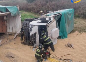 Un camión volcó con tolendas de soja en la ruta 34 a la altura de Lehmann