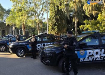 Coronda: EN LA UNIDAD REGIONAL XV SE ENTREGARON MÓVILES