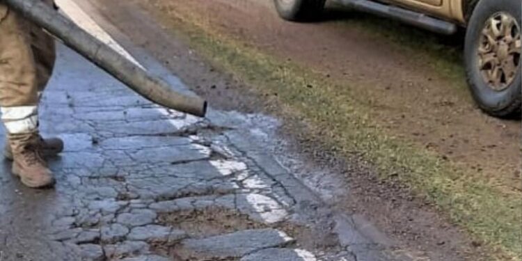 VIALIDAD NACIONAL REALIZA TAREAS DE BACHEO EN RN 178 ENTRE ARMSTRONG Y LAS ROSAS