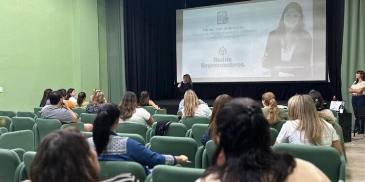 Esteban Motta impulsa capacitación para Emprendedores en El Trébol