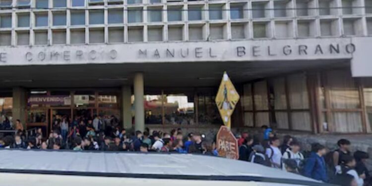 Va a juicio el estudiante que hizo imágenes de sus compañeras con IA