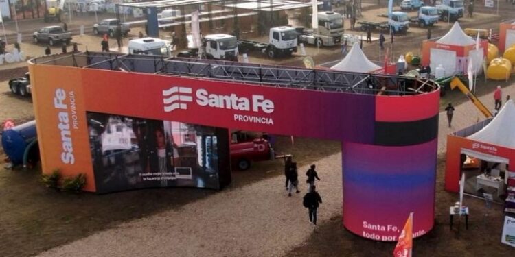 El Gobierno de Santa Fe pisa fuerte en Agroactiva: 66.800 millones de pesos en créditos a la producción