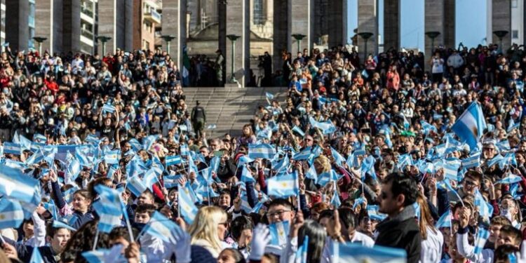 En Rosario: más de 10 mil estudiantes y ciudadanos de todo el país prometieron lealtad a la bandera