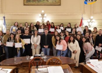Esteban Motta acompañó a los jóvenes del departamento a presentar sus proyectos en el Senado Provincial