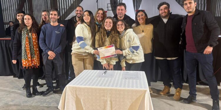 Esteban Motta estuvo presente en El Trébol en la entrega de los Premios «Eureka»