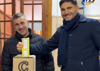 El gobernador Pullaro votó en Hughes y destacó la normalidad de los comicios en toda la provincia