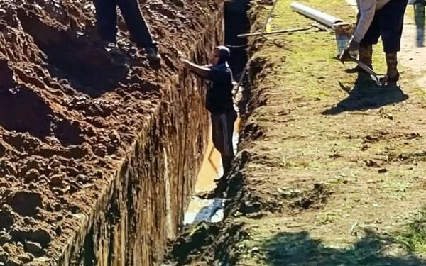 San Genaro: Obra de cloacas en calle Entre Ríos, entre 25 de Mayo y Güemes, realizada en conjunto con los vecinos frentistas.