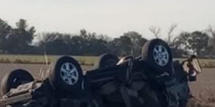 Vuelco fatal y herido grave en Autopista a la altura de Carcaraña